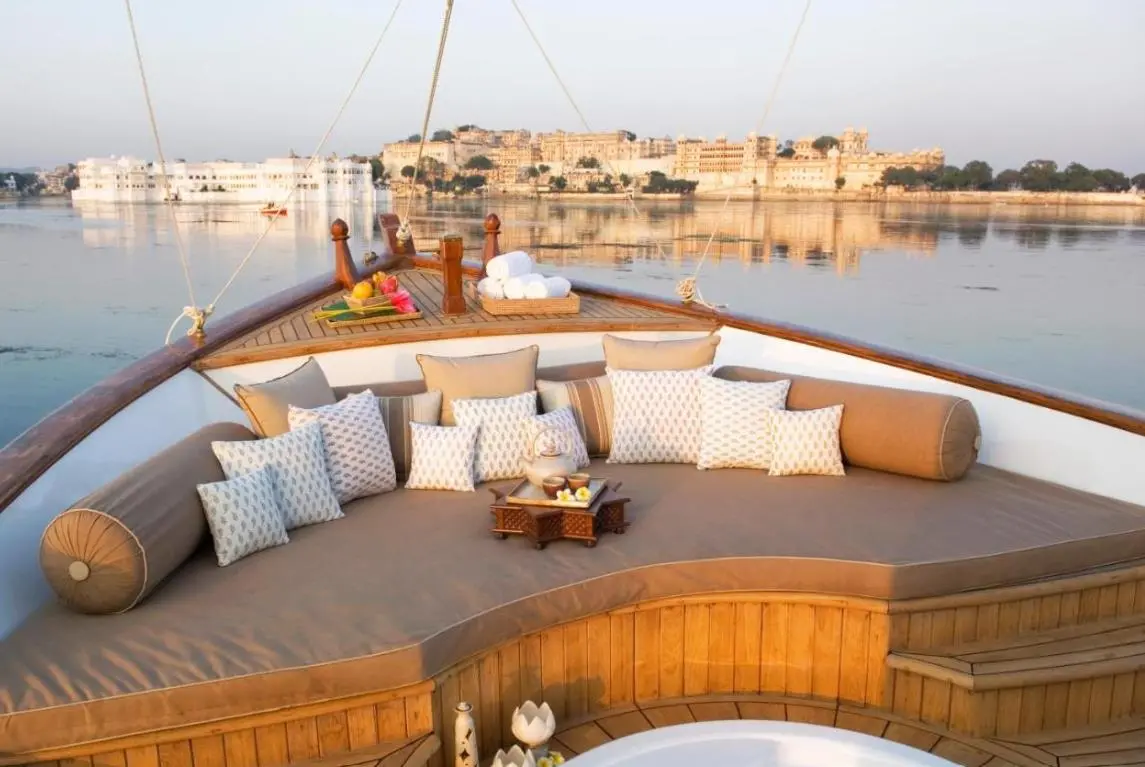Boat transfer to Taj Lake Palace